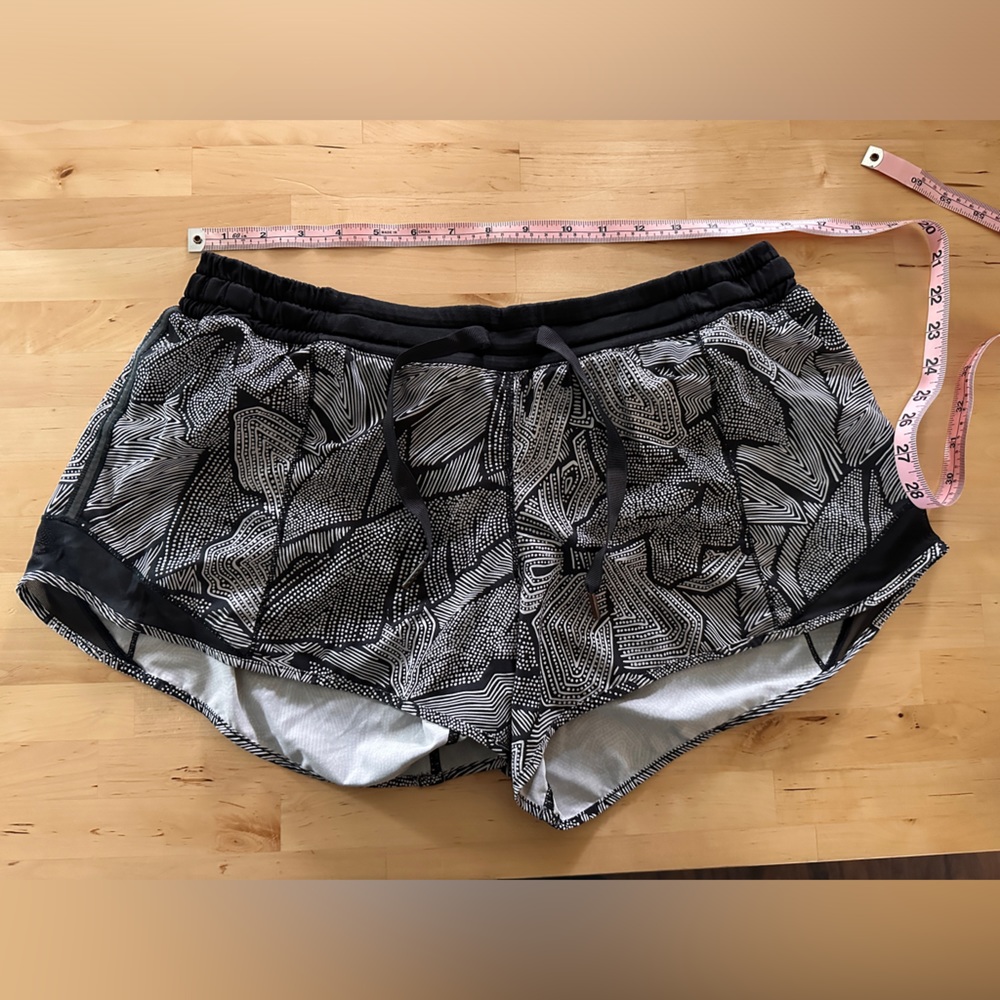 Lululemon Hotty Hot Shorts size 10